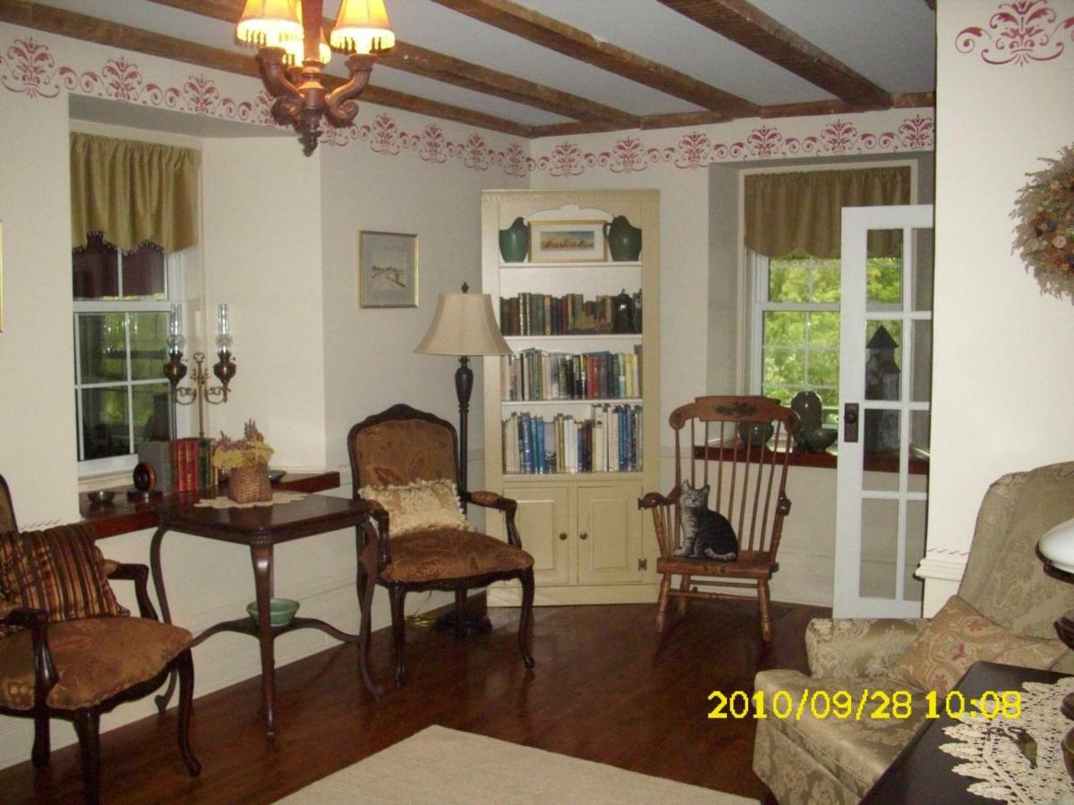 The Old Shipman House Bed & Breakfast Kemptville Exterior photo