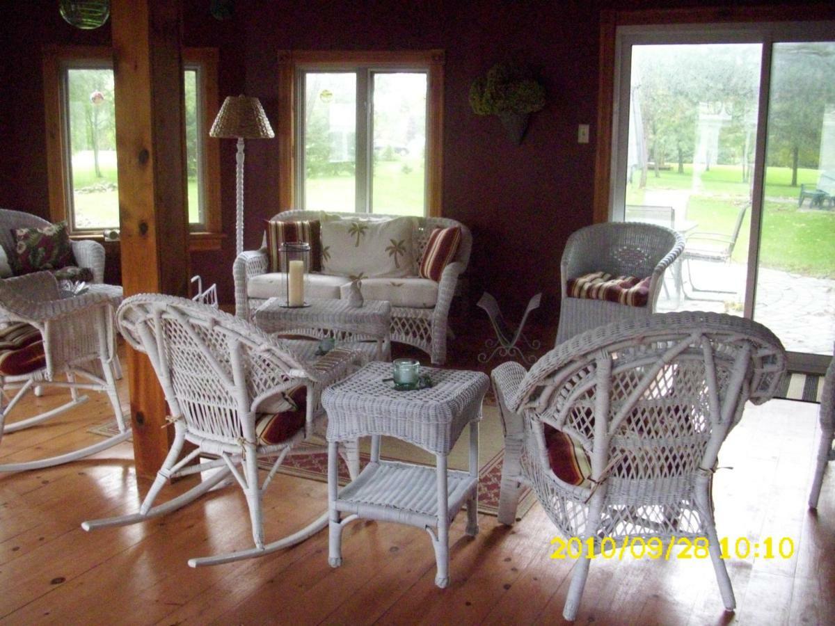 The Old Shipman House Bed & Breakfast Kemptville Exterior photo